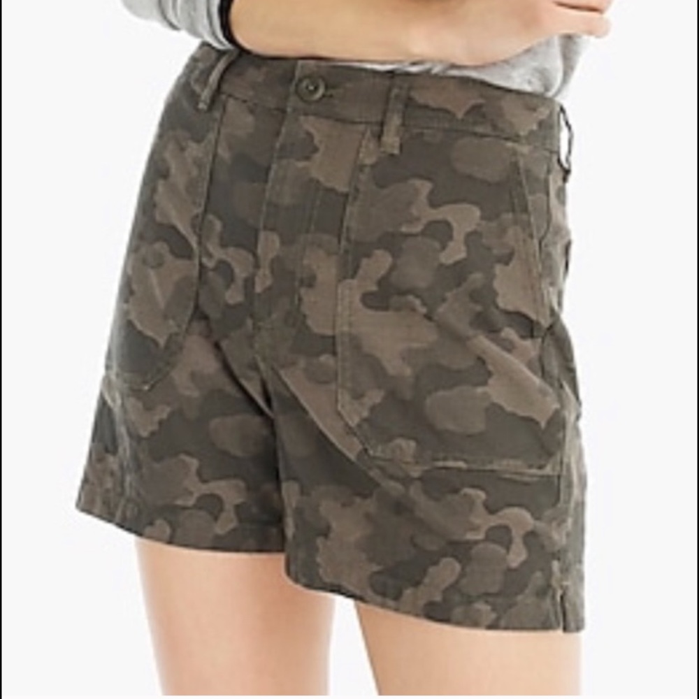 NWT J CREW CARGO SHORT in CAMO
